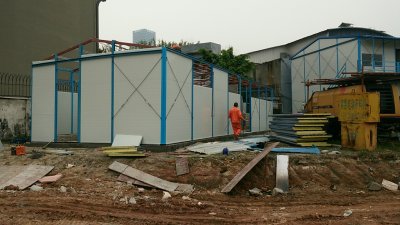 如何加固傾斜頂部活動(dòng)房？